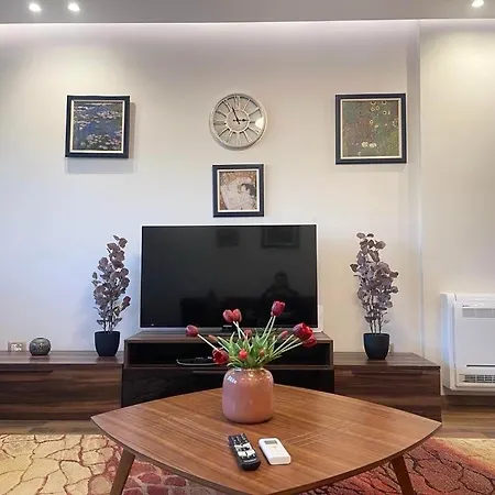 Your Favourite Studio Apartmán Tirana